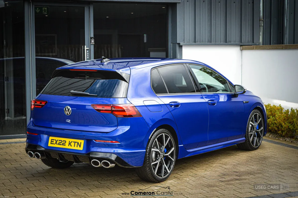 Volkswagen Golf HATCHBACK - Image 2