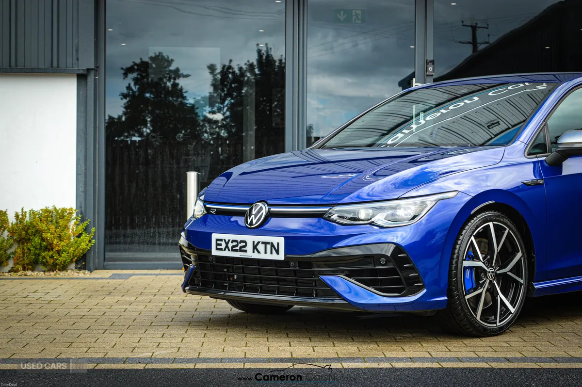 Volkswagen Golf HATCHBACK - Image 3