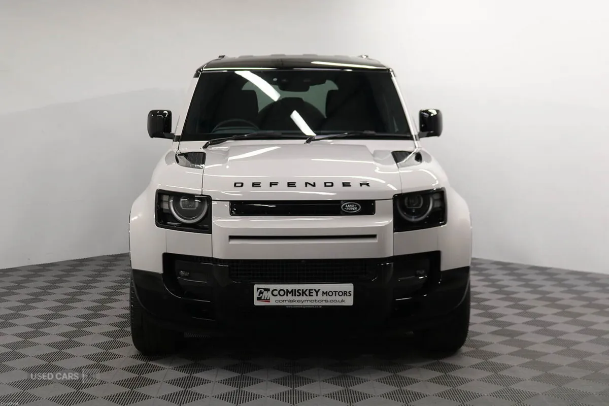 Land Rover Defender 110 D250 MHEV X-Dynamic SE - Image 2