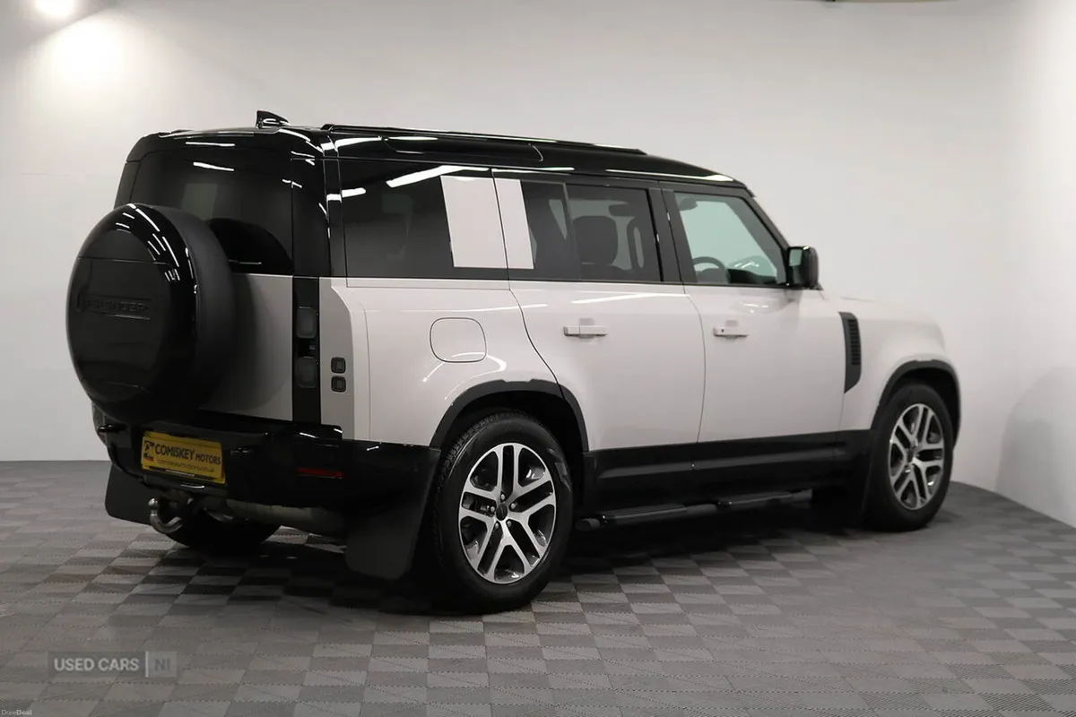 Land Rover Defender 110 D250 MHEV X-Dynamic SE - Image 6