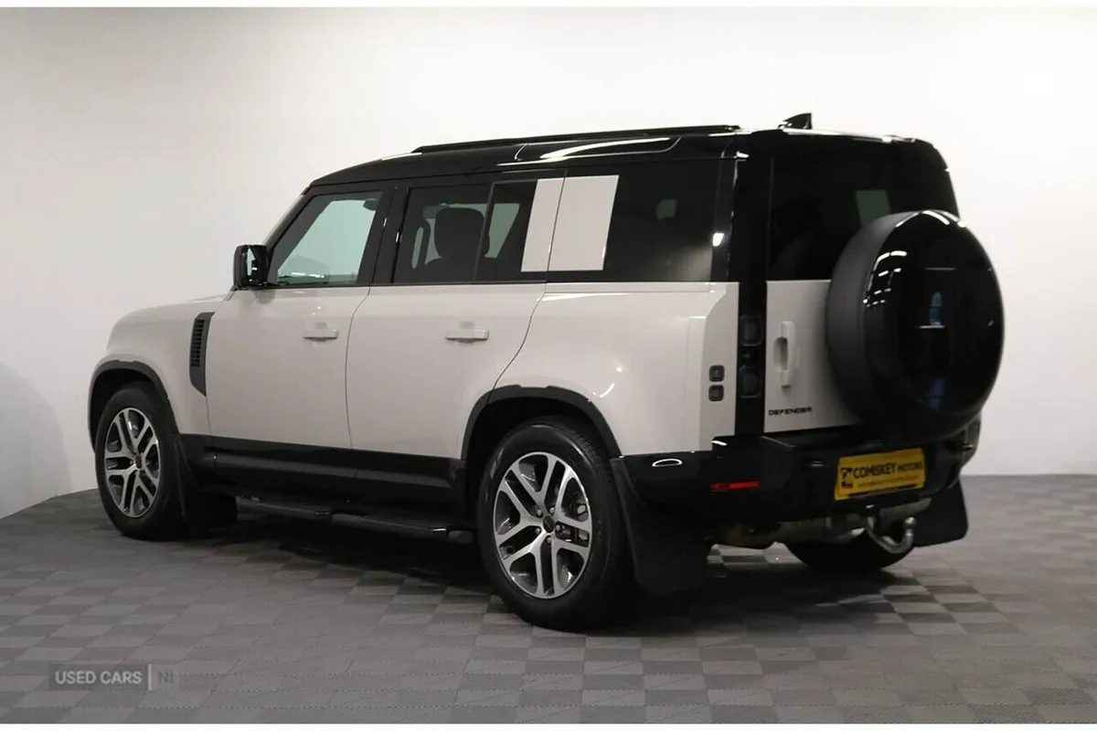 Land Rover Defender 110 D250 MHEV X-Dynamic SE - Image 4