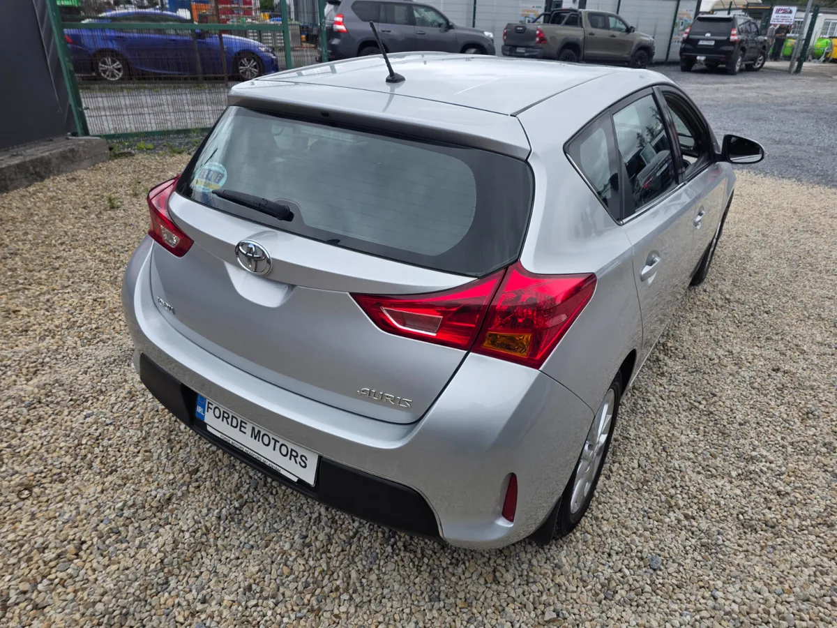 Toyota Auris Diesel Automatic 2013 - Image 4