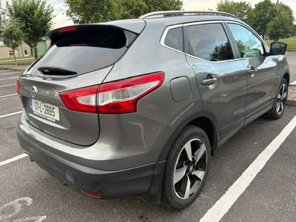 Nissan Qashqai 1.2 SV CVT Premium  Automatic 2017 - Image 5
