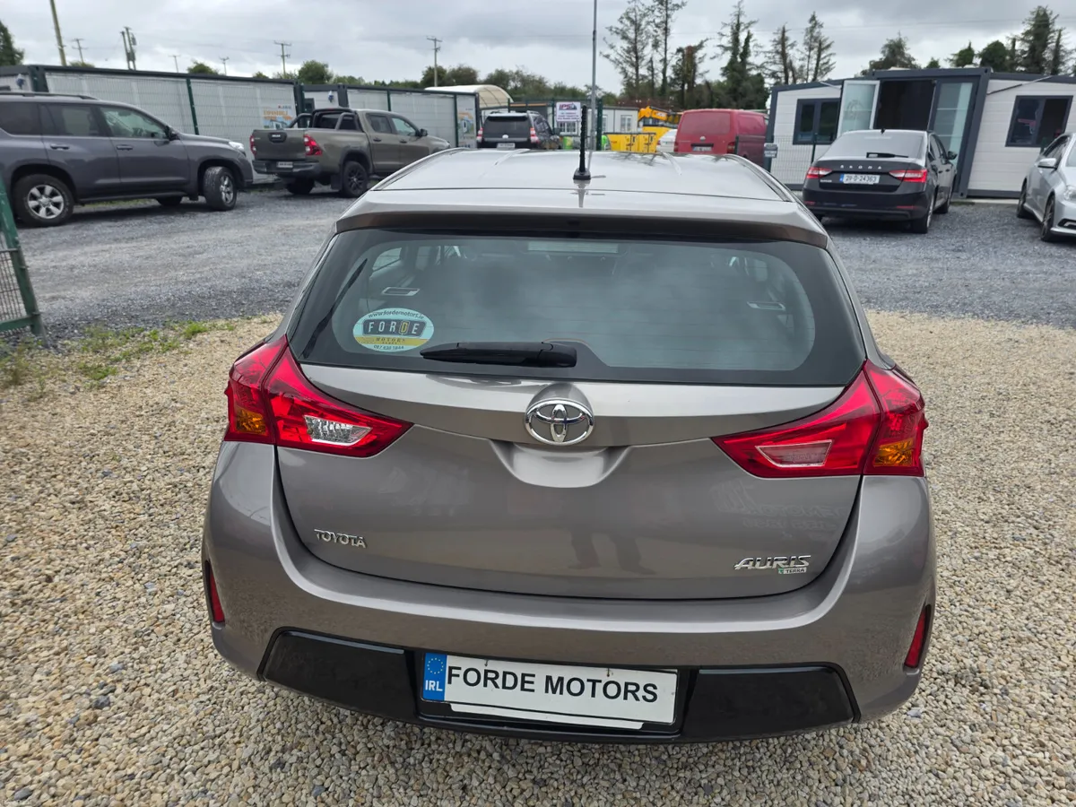 Toyota Auris 2014 - Image 5