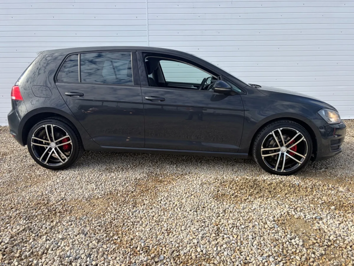 Volkswagen Golf 2.0 TDI SE BLUEMOTION 150PS 5DR - Image 4