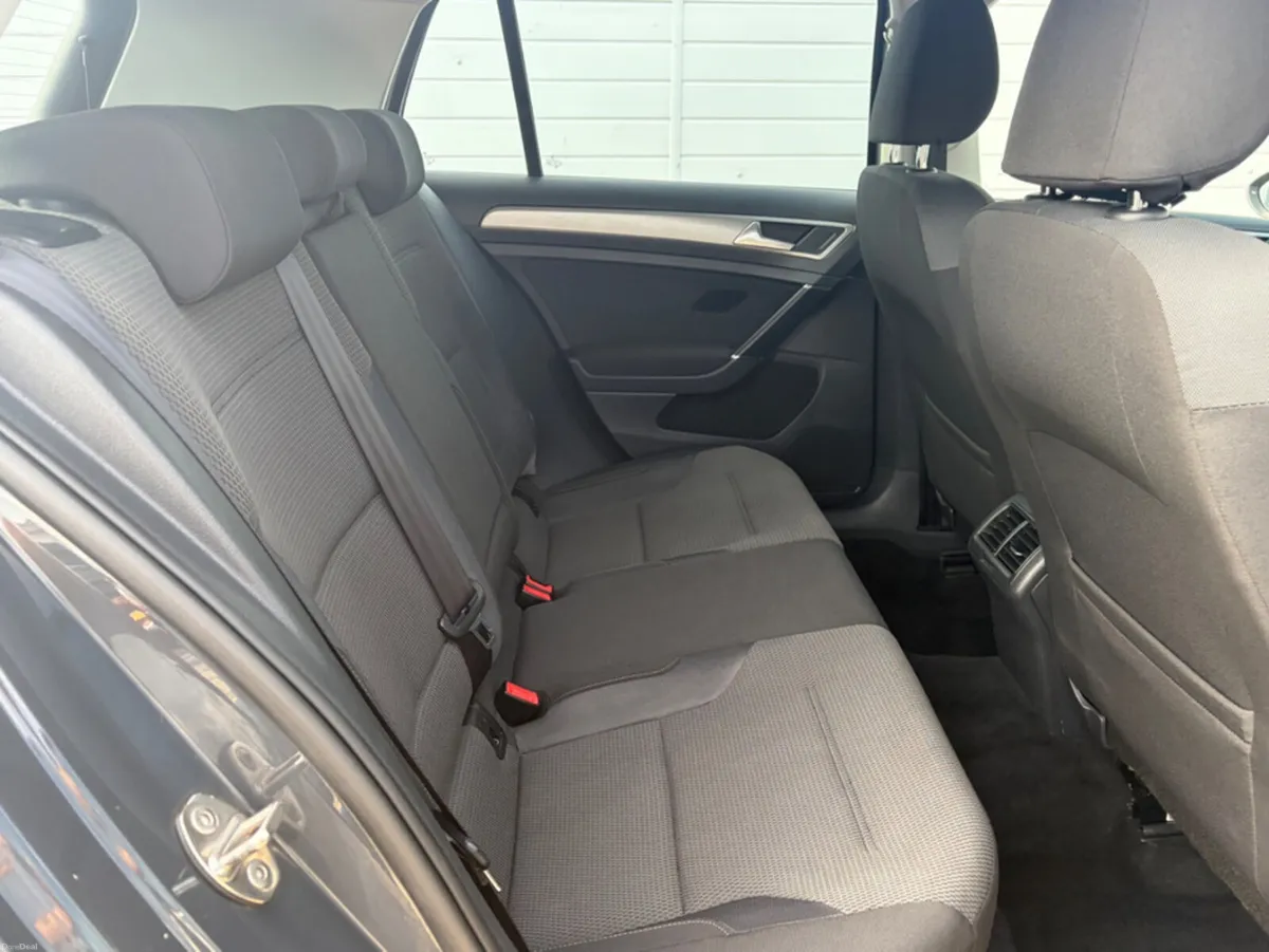 Volkswagen Golf 2.0 TDI SE BLUEMOTION 150PS 5DR - Image 6
