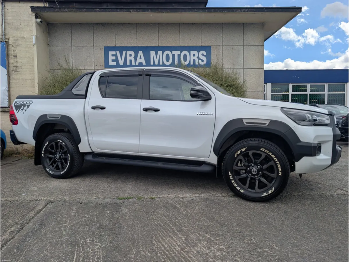 Toyota Hilux Z 4WD REVO ROCCO EDITION AUTOMATIC 2. - Image 3