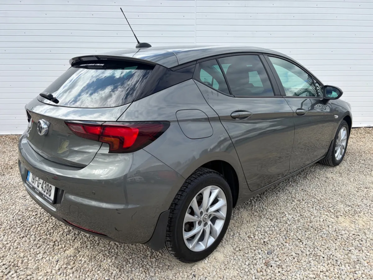 Vauxhall Astra 1.6 CDTI TECH LINE NAV 1 134BHP 5DR - Image 2
