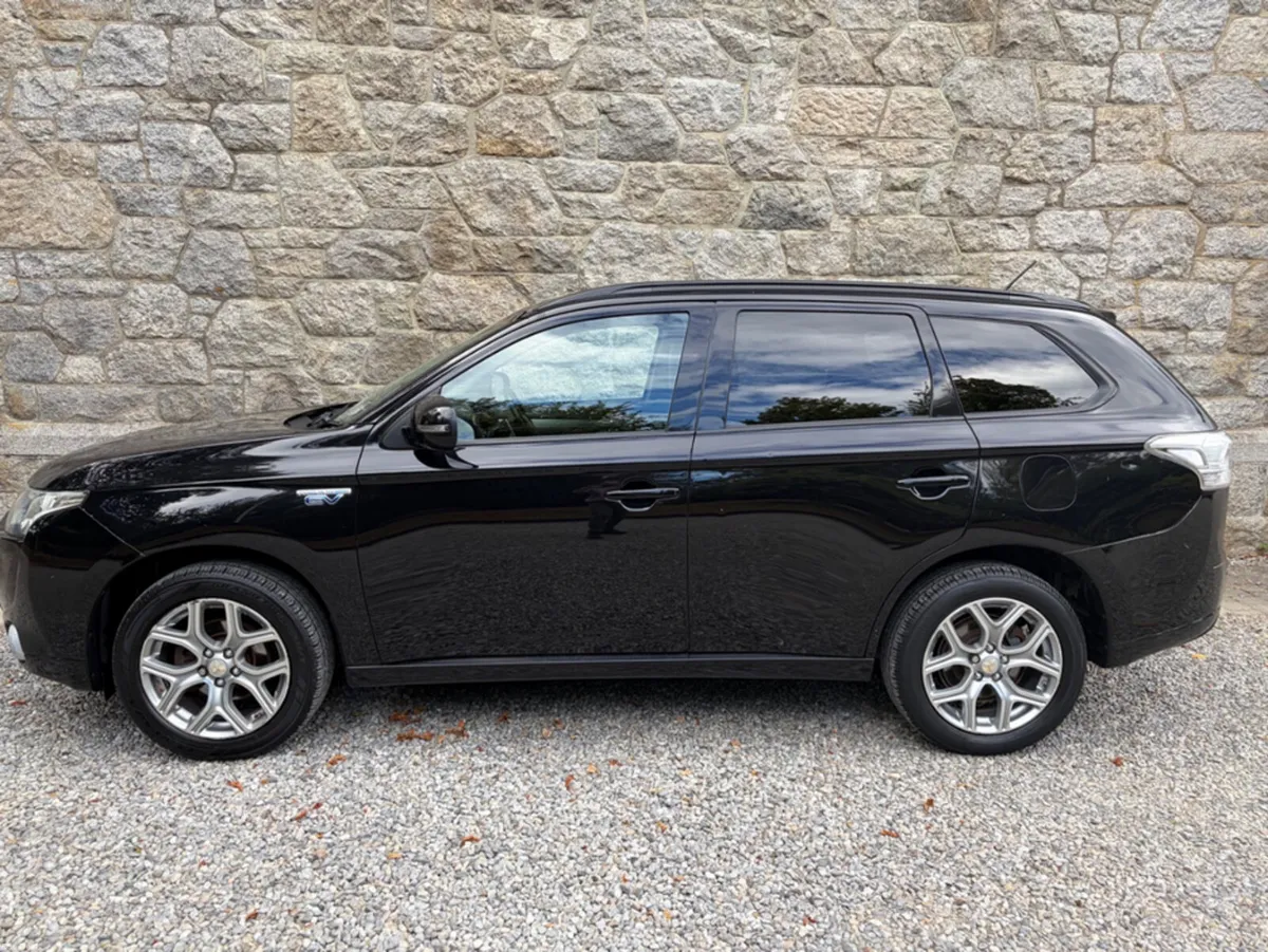 Mitsubishi Outlander 2.0 GX3H PHEV 160BHP 5DR AUTO - Image 4