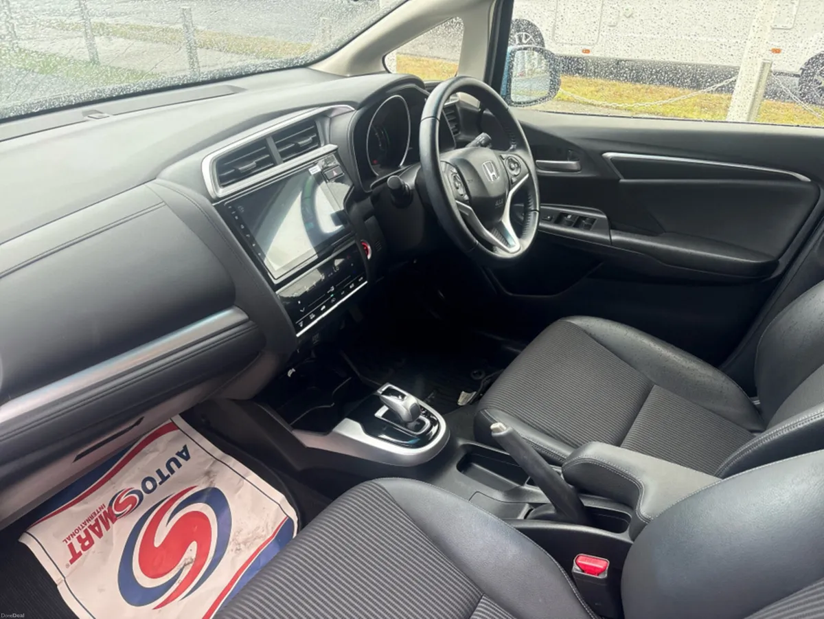 Honda Fit Hybrid Automatic - Image 2