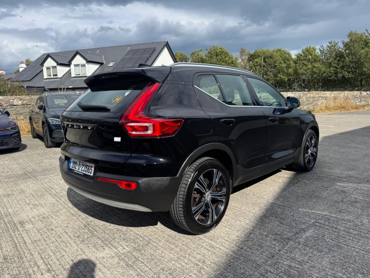 Volvo XC40 1.5 T5 INSCRIPTION PHEV 5 5DR A - Image 4