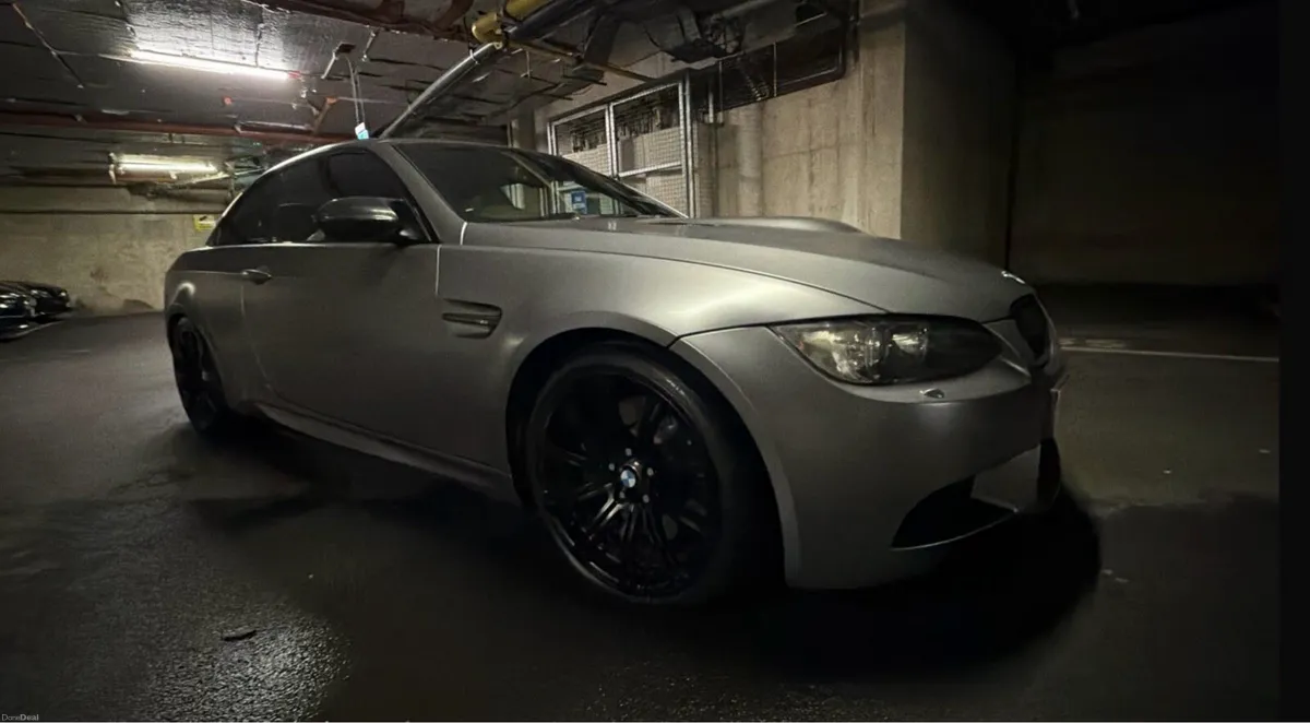 BMW M3 E93 2009 Conservative - Image 2