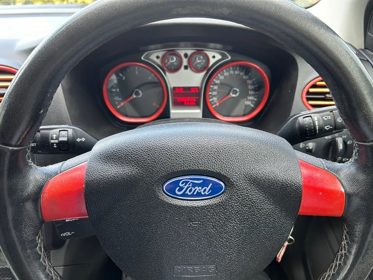 2010 Ford Focus Zetec.. New NCT & Service - Image 6