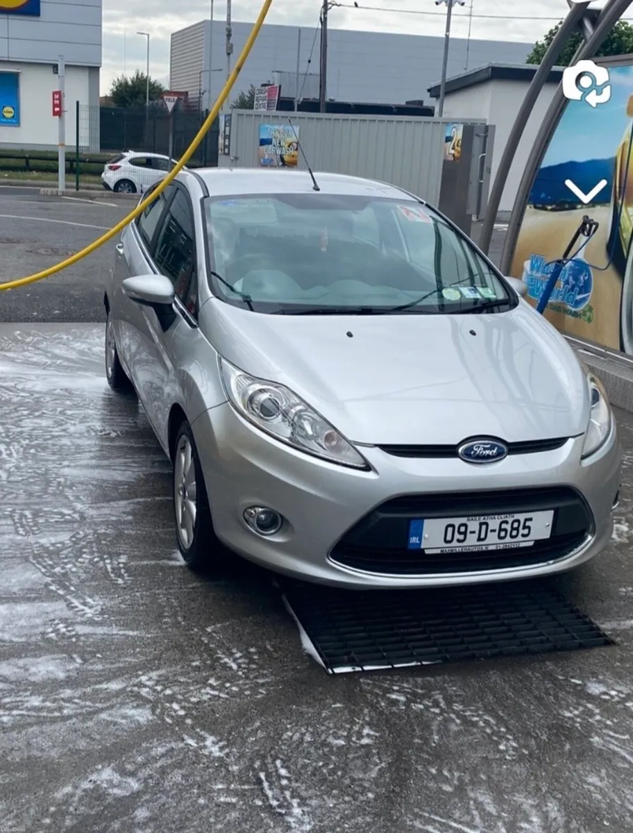 Ford fiesta titanium 1.2 petrol 2009 manual - Image 2