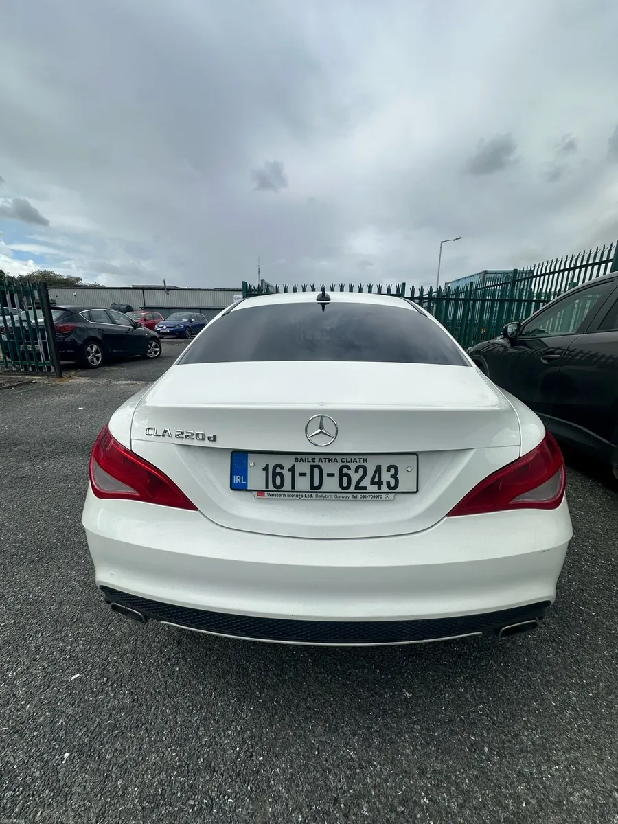 Mercedes-Benz CLA 220d AMG Line - Image 4