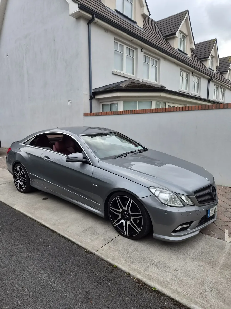Mercedes-Benz E-Class 2010 - Image 3