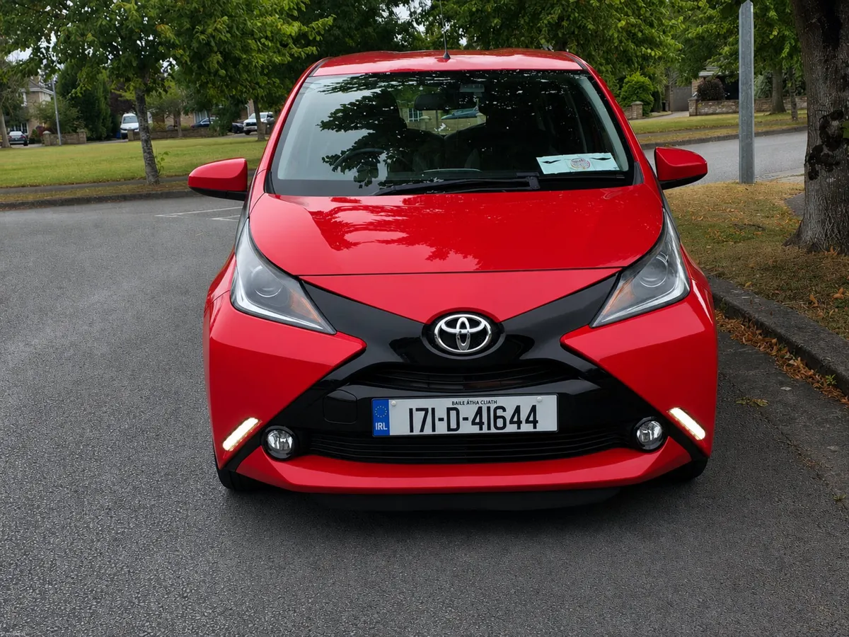 171 Toyota Aygo 1.0 X-Play New NCT 05/2028 - Image 2