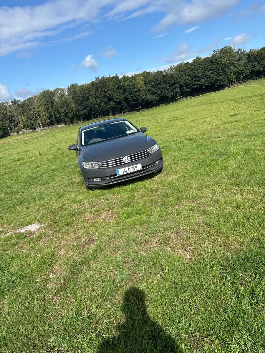 Volkswagen Passat - Image 1