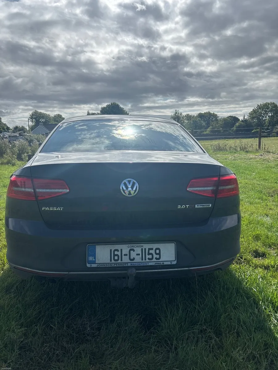 Volkswagen Passat - Image 3