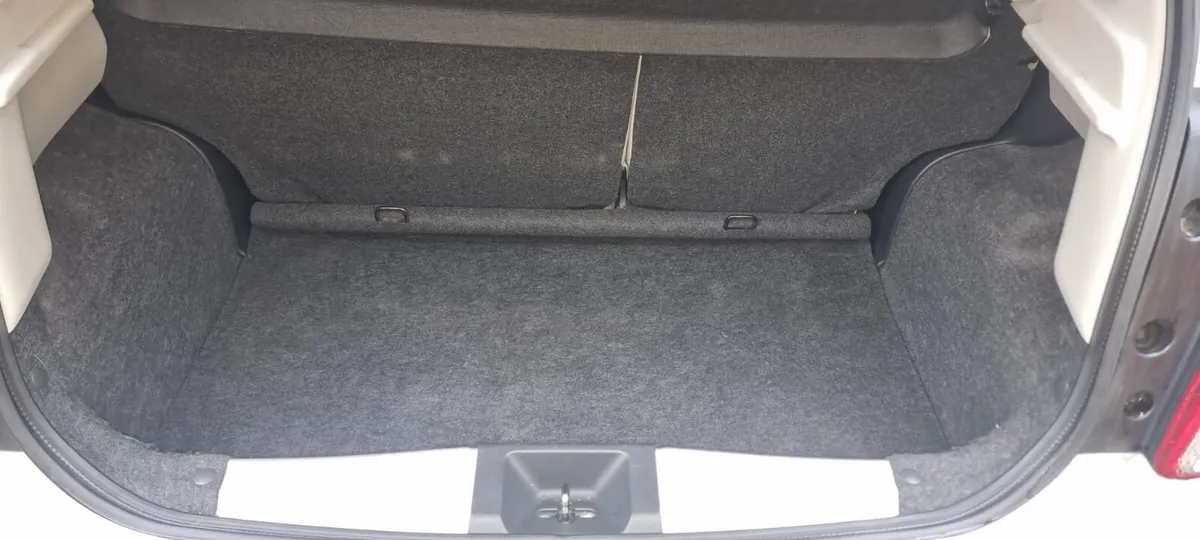 Nissan March 2011 - Image 5