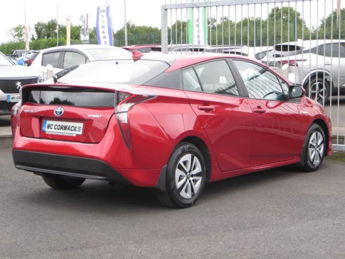 Toyota Prius 1.8 Hybrid Business Edition - Image 6