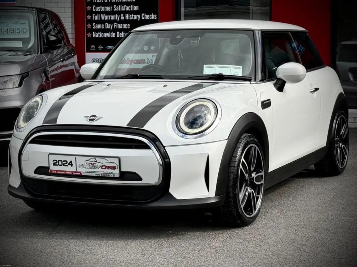 Mini Cooper Classic 1.5 // High Spec // Finance Av - Image 4