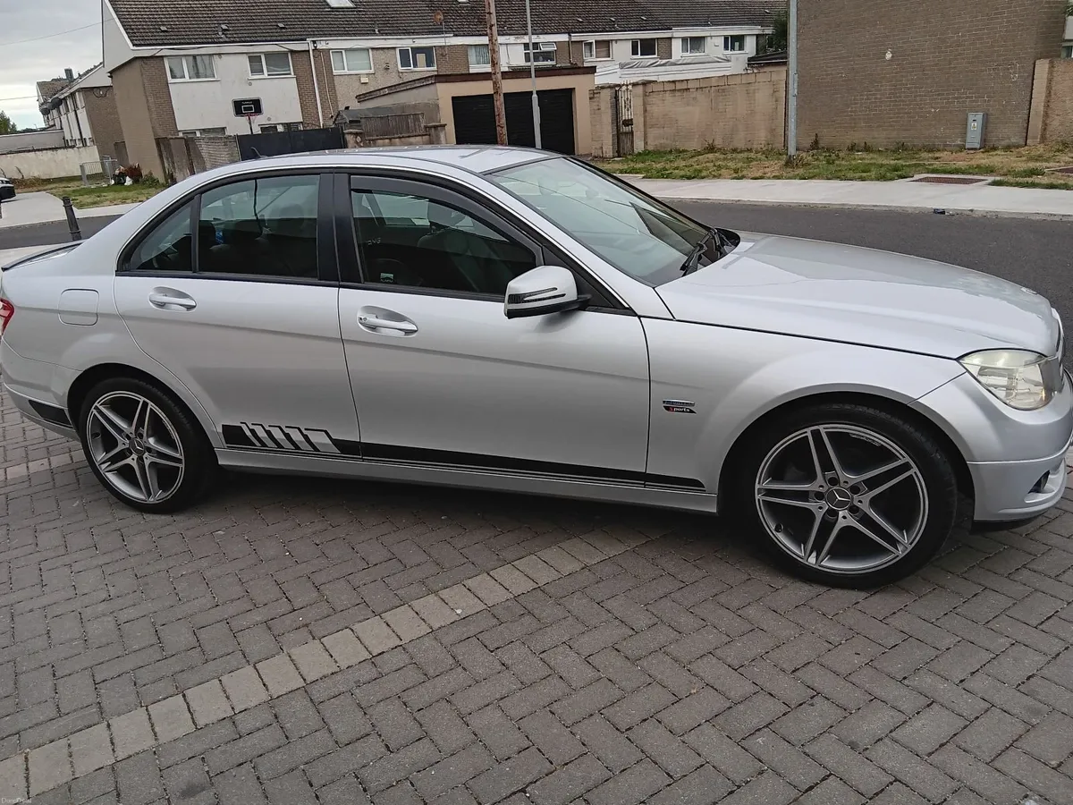 Mercedes-Benz C-Class 2010 - Image 4