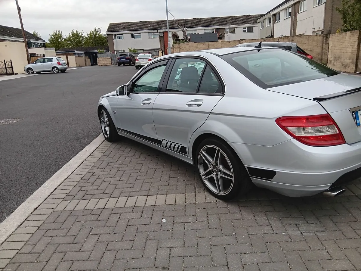 Mercedes-Benz C-Class 2010 - Image 5