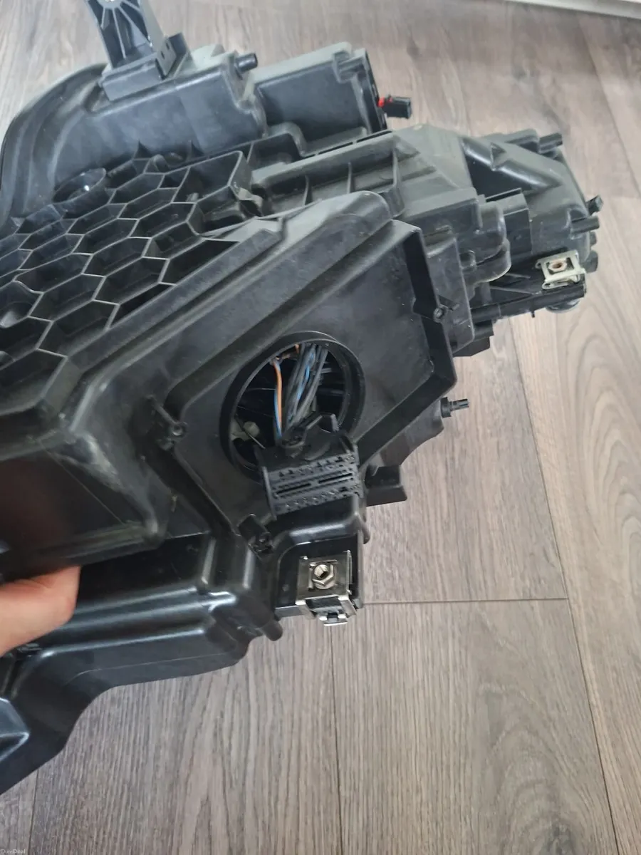 Audi e-tron Headlight left side - Image 6