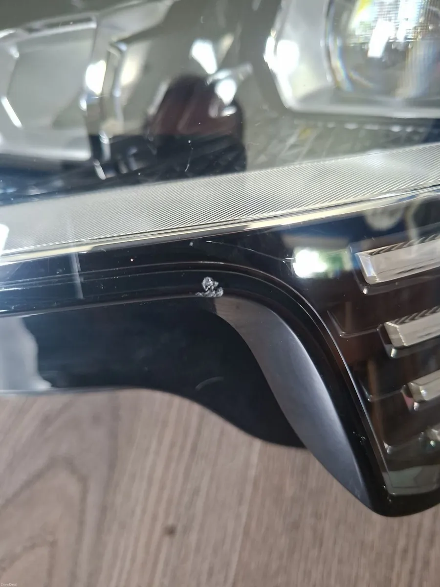 Audi e-tron Headlight left side - Image 2