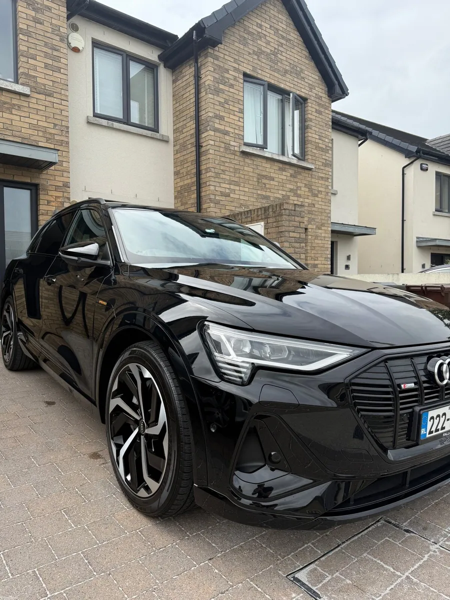 AUDI ETRON 50 QUATTRO BLACK EDITION - Image 2