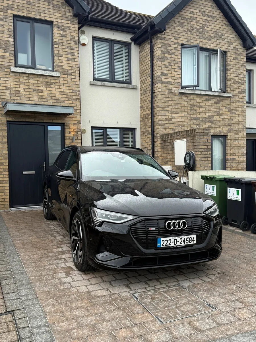 AUDI ETRON 50 QUATTRO BLACK EDITION - Image 1