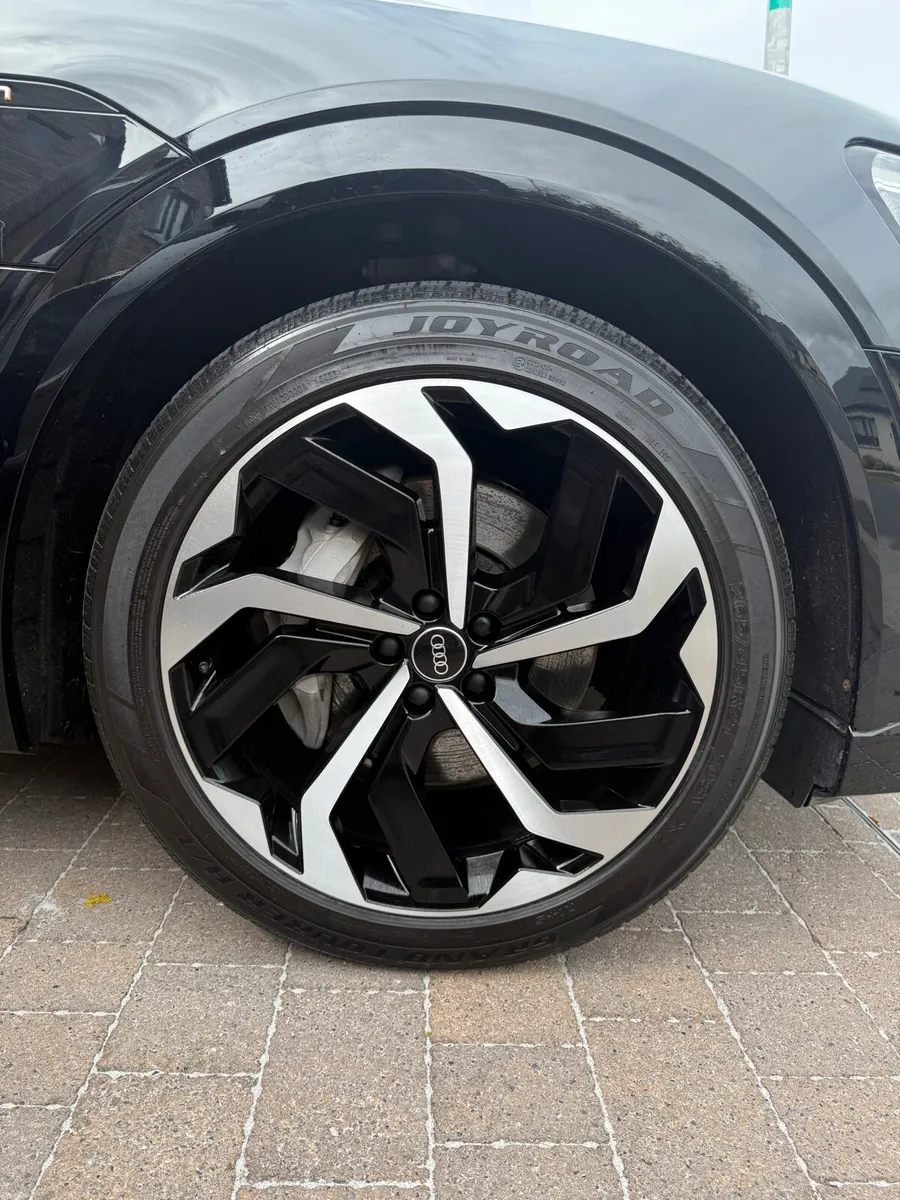 AUDI ETRON 50 QUATTRO BLACK EDITION - Image 6