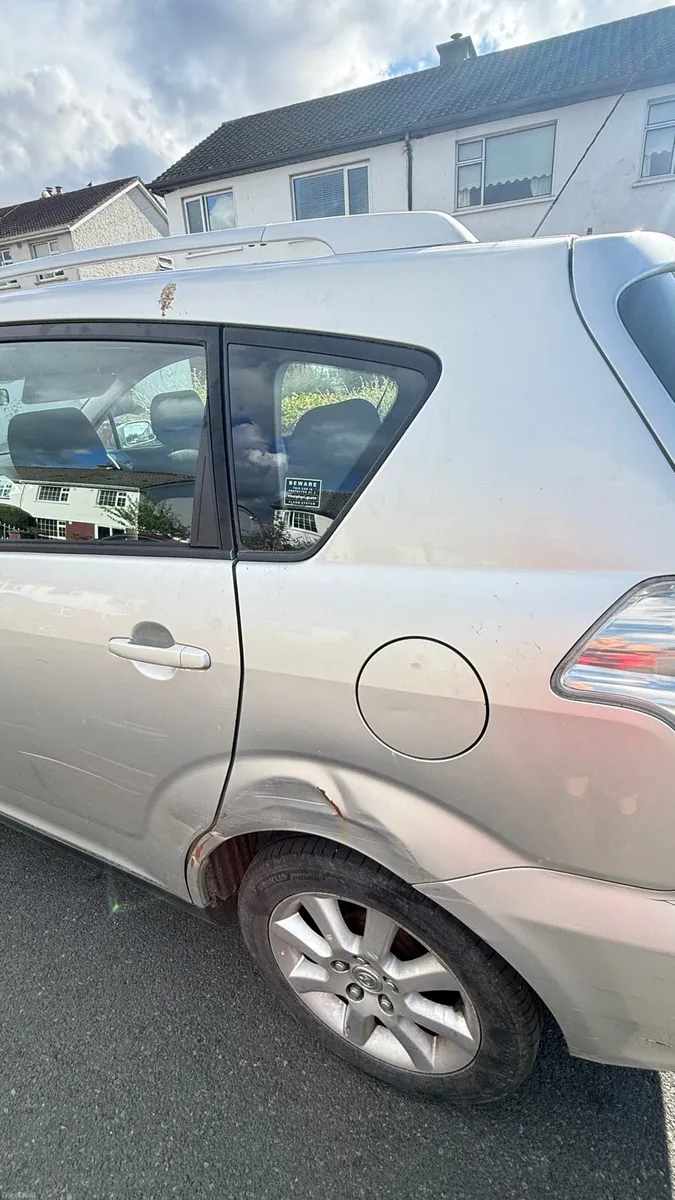 Toyota Corolla Verso - Image 4