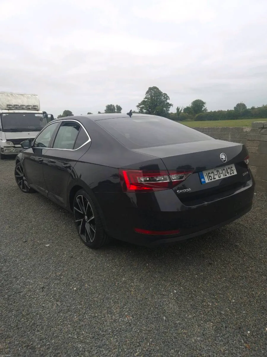 Skoda Superb - Image 2