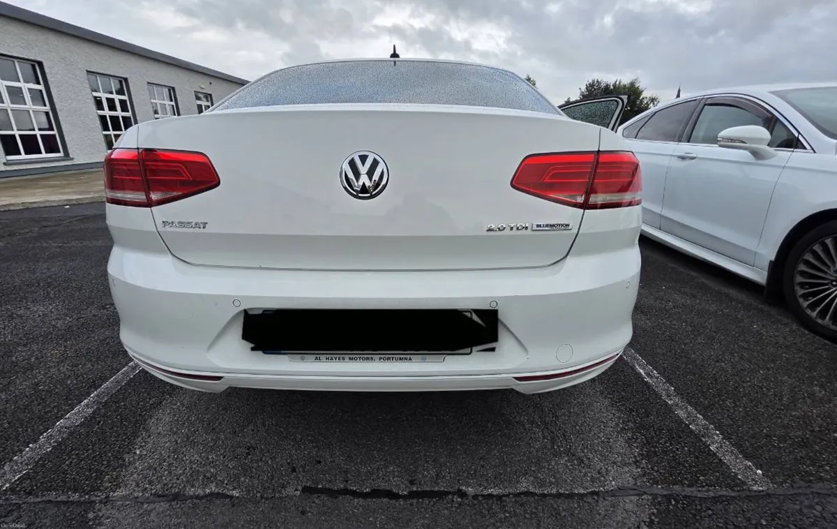 Volkswagen Passat 2.0 TDI SE Business BMT 150PS 4D - Image 3