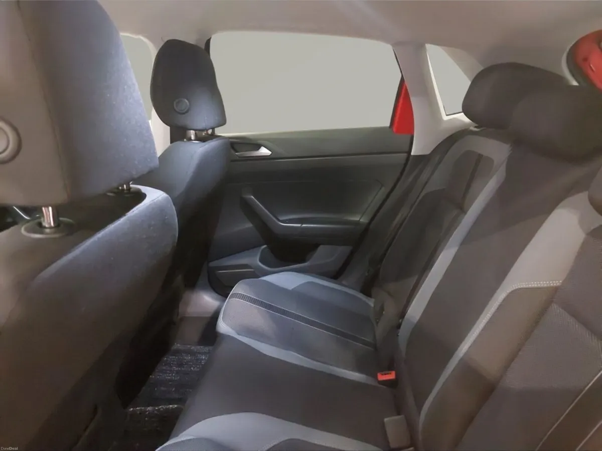 Volkswagen Polo Auto - Image 5