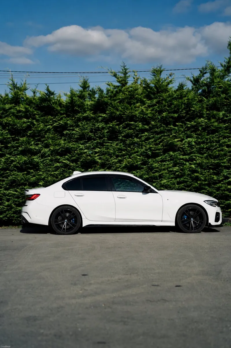 BMW 320D X-Drive M-Sport 2021- Extremely Low kms - Image 5