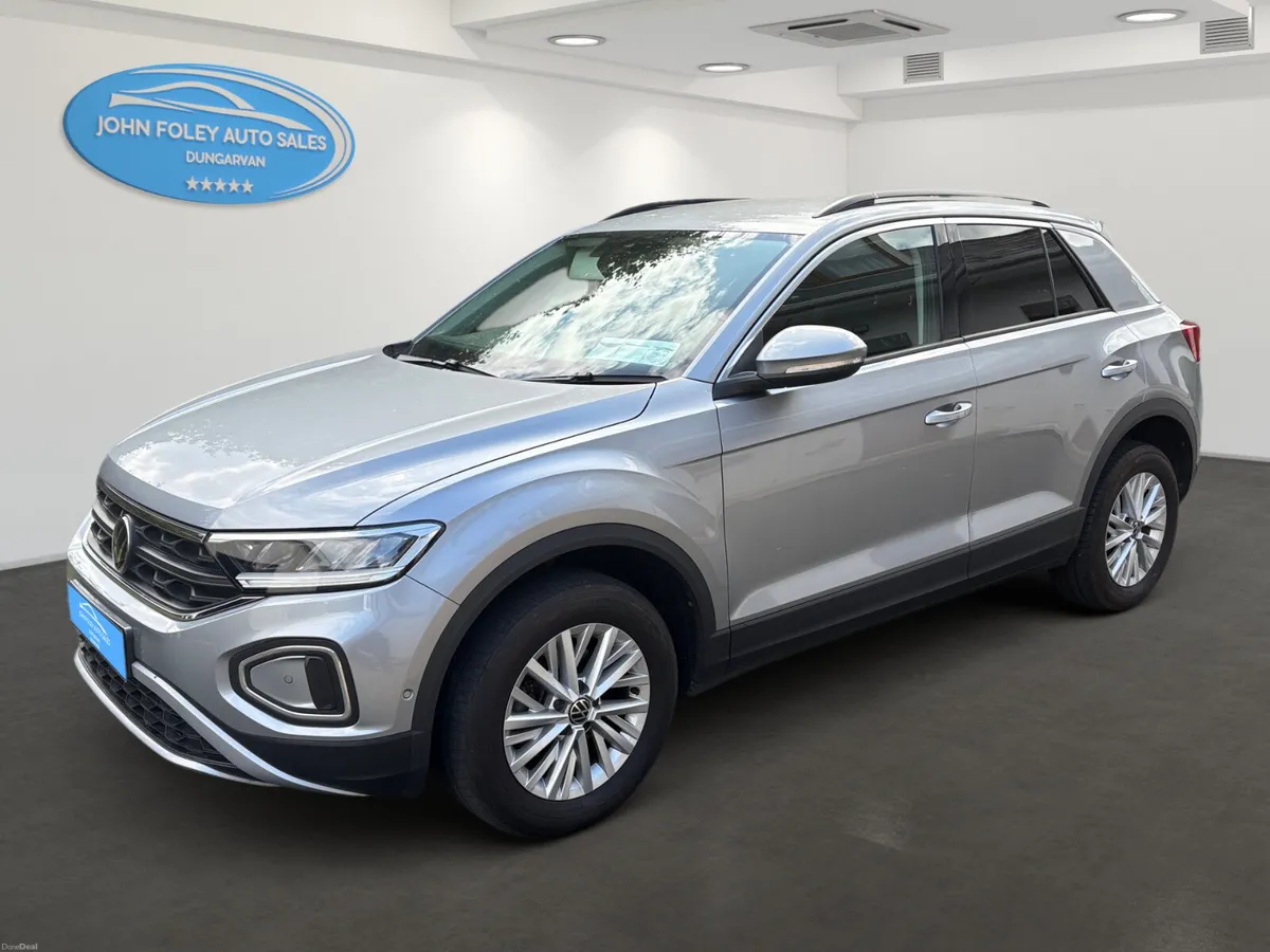Volkswagen T-Roc 2023 - Image 1