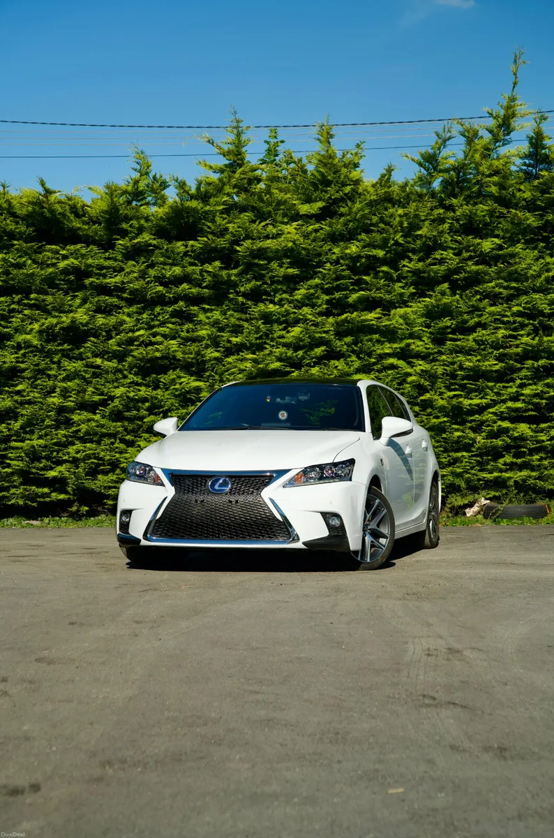 Lexus CT200H F-SPORT 2017 - Image 1