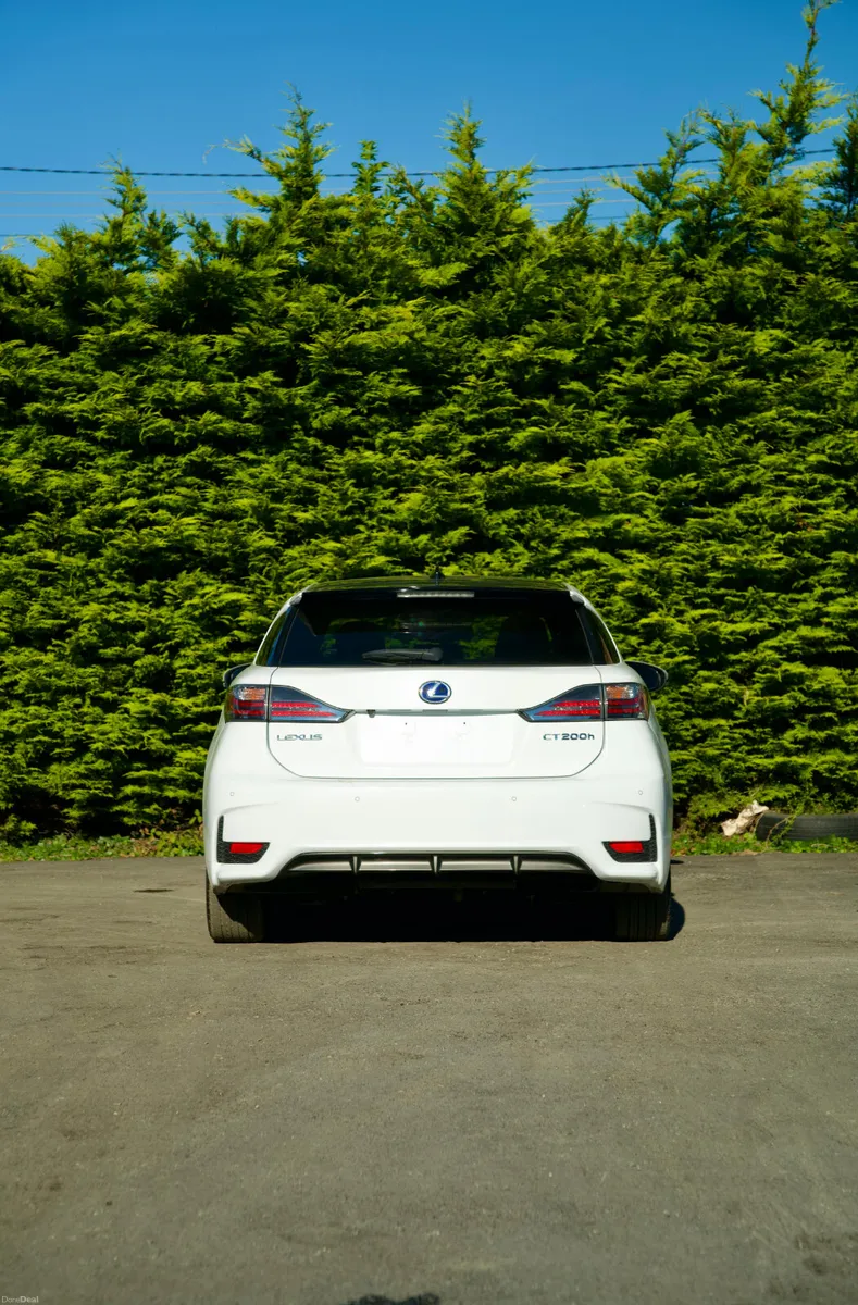 Lexus CT200H F-SPORT 2017 - Image 3