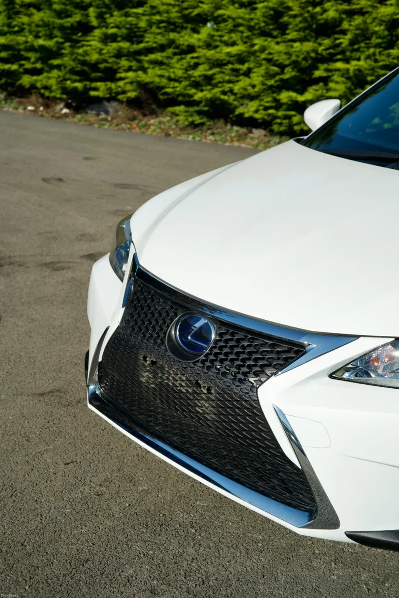 Lexus CT200H F-SPORT 2017 - Image 6