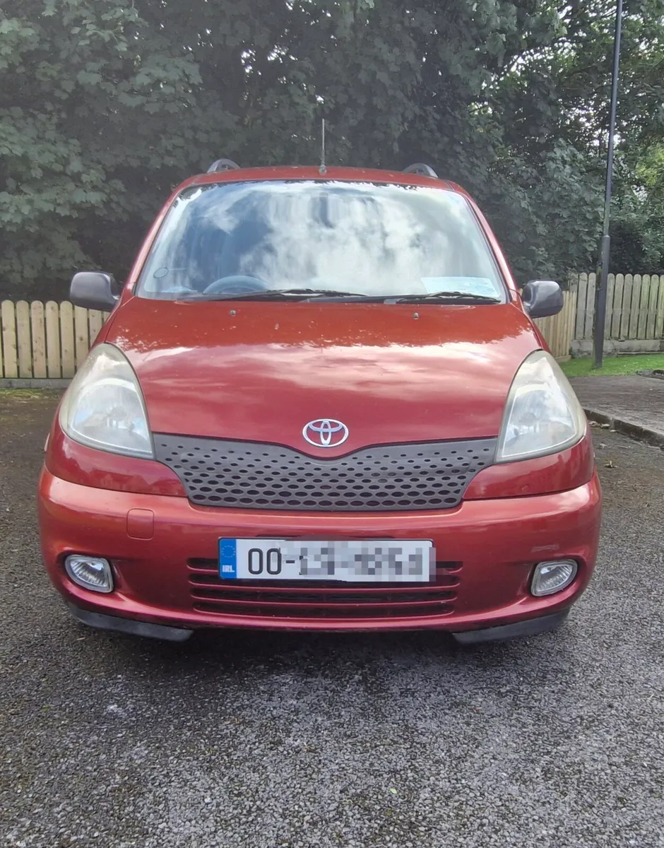2000 Toyota Yaris Verso - Image 1