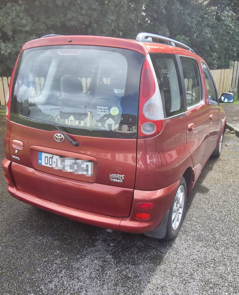2000 Toyota Yaris Verso - Image 2