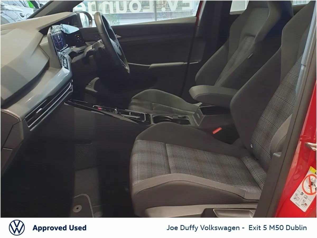 Volkswagen Golf GTE 1.4 TSI 5DR 245HP DSG AUTO - Image 3