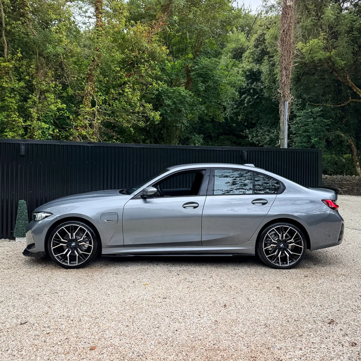 2023 (232) BMW 330E MSPORT LCI 290BHP - Image 4