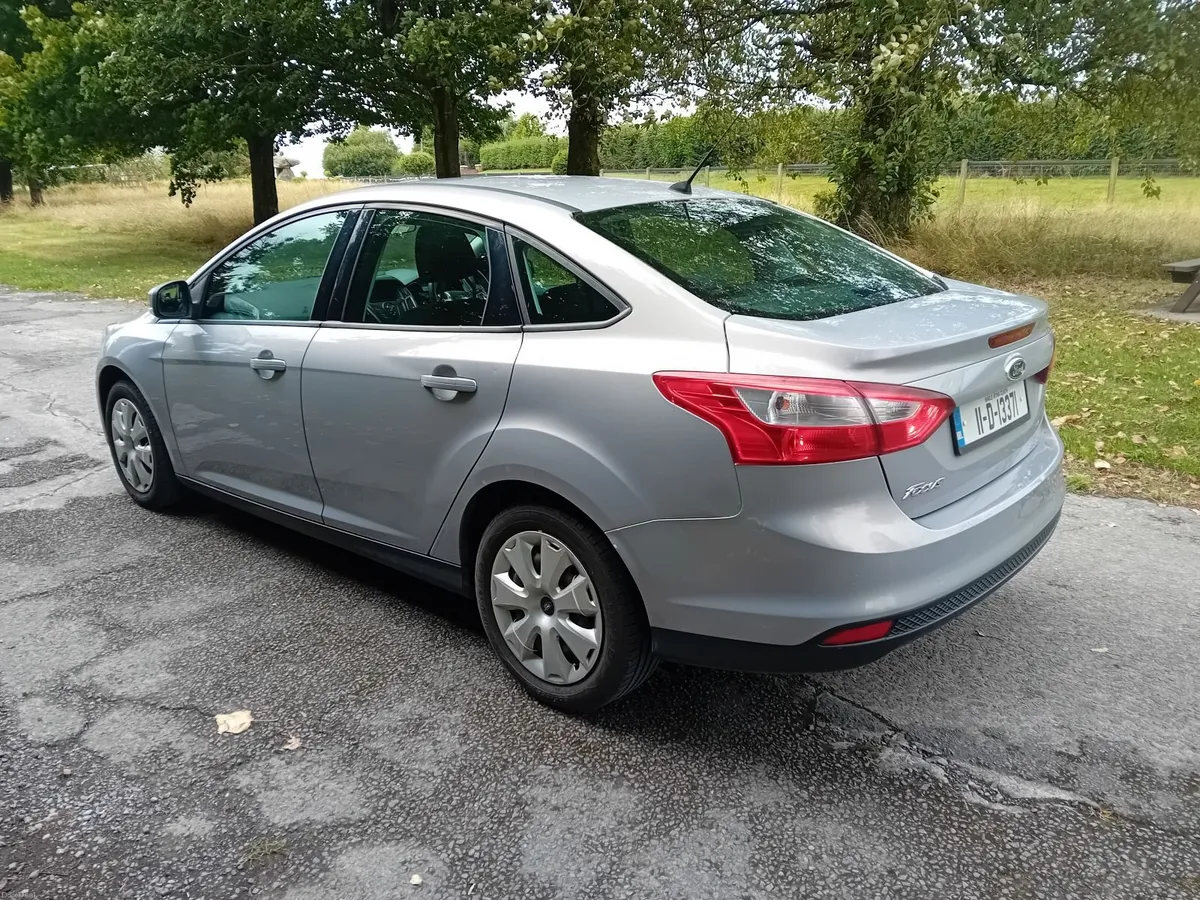 Ford Focus 2011 - Light  Damage - Image 1