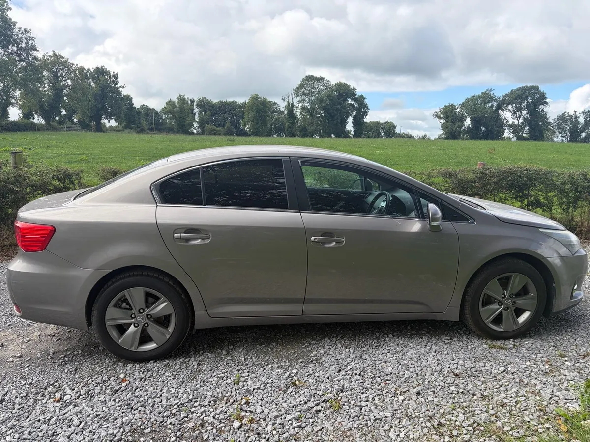 Toyota avensis - Image 4