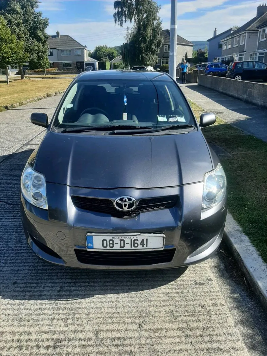 Toyota Auris 1.4  5 DR - Image 1
