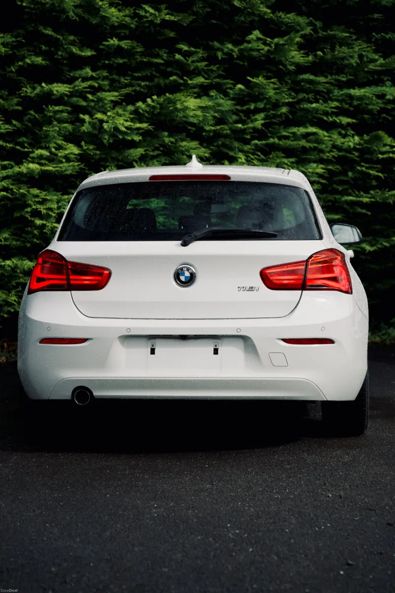BMW 118i SE 2017 | Premium Hatchback - Image 4